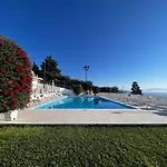 Brentanos Apartments - A - View Of Paradise