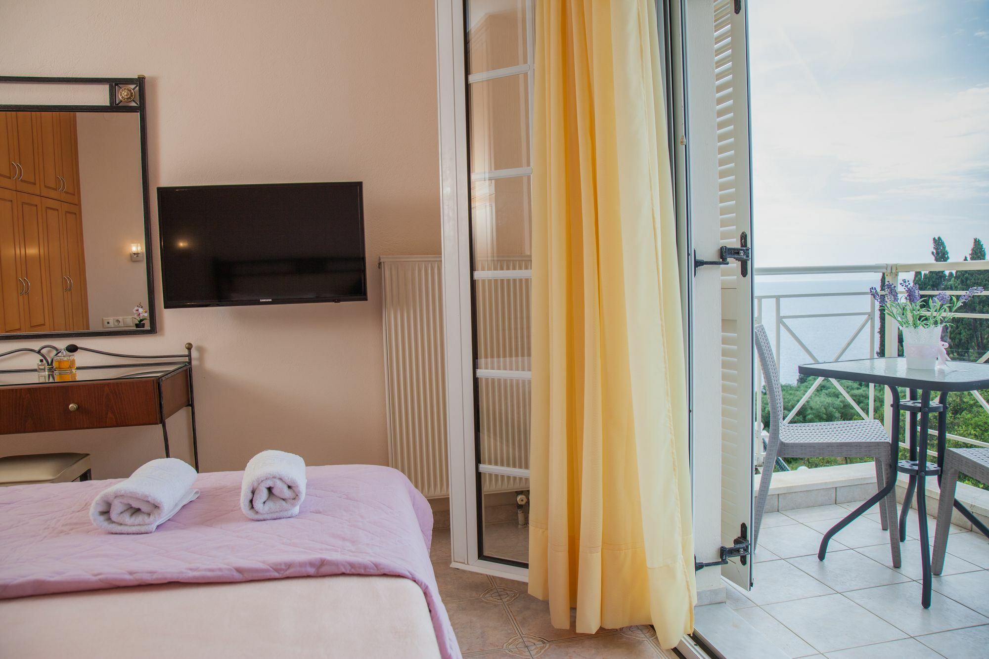 Brentanos - A - View Of Paradise Hotel apartamentowy Gastouri (Corfu)