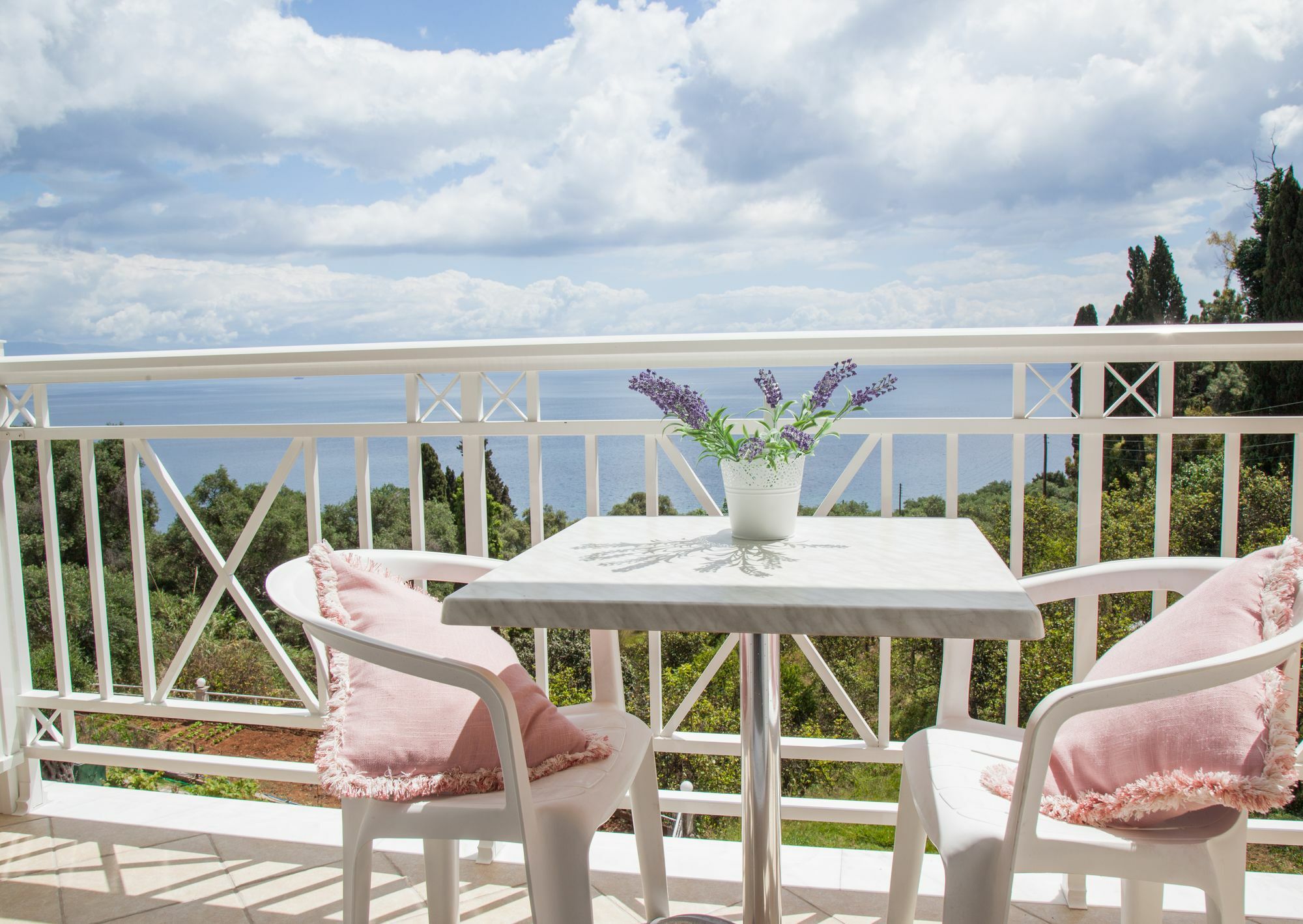 Brentanos - A - View Of Paradise Aparthotel